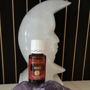 15 ml Young Living Thieves essential oil